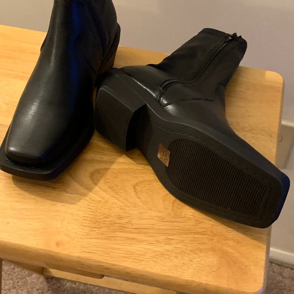 Truffle Collection Faux leather square toe mid heel ankle  Women  Black Boots